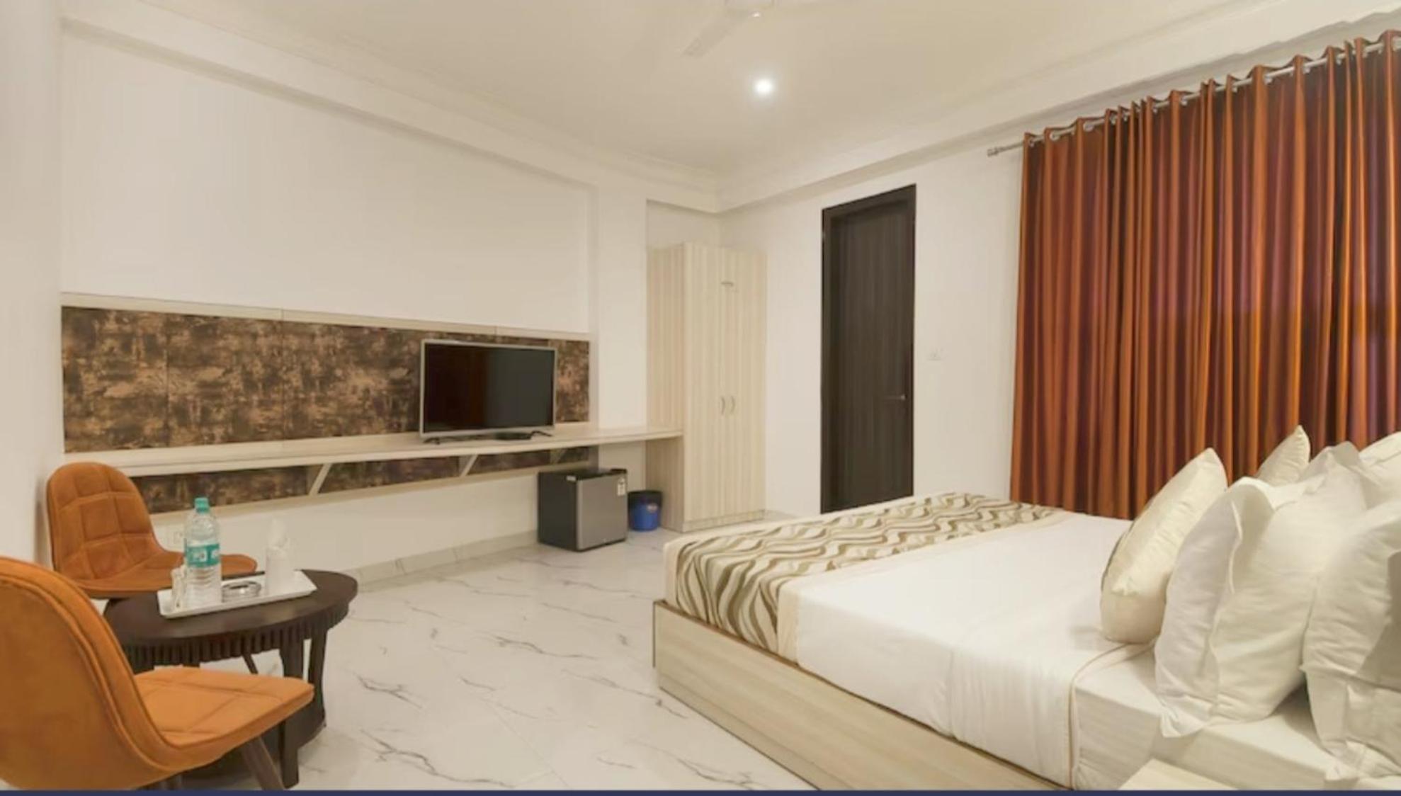 Hotel Almora Inn - Near By Delhi International Airport - With Free Airport Pickup And Drop Nova Deli Exterior foto
